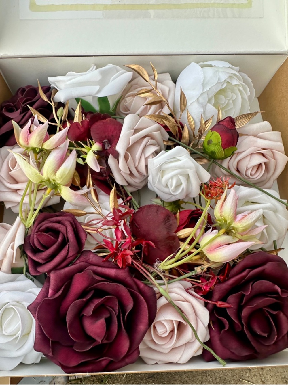 Ling’s Moment foam roses Silk Rose Flower Box - Burgundy, Blush & White